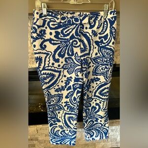 Chico’s Capri Cotton Pants Blue White Floral Paisley Print Sz 00 / 2 (runs big)